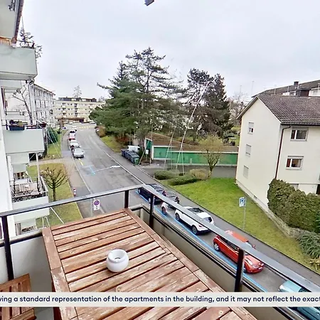 Charming 15 Mins From Life ציריך